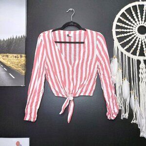 𝅺h&m Striped Cropped Tie Knot Button Down